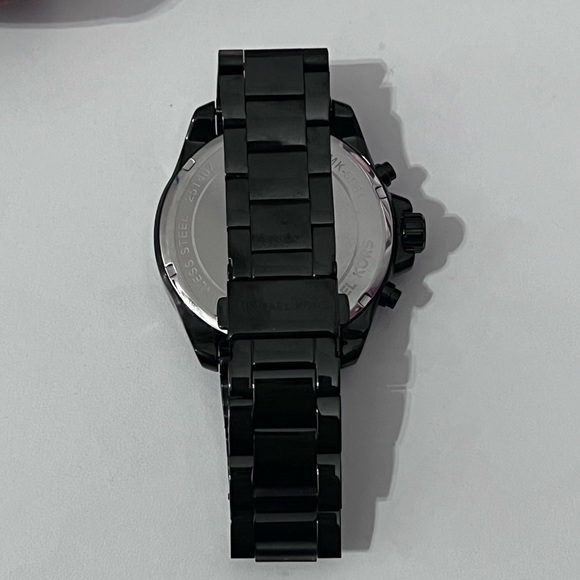 Black & Gold Michael Kors watch - Picture 4 of 5